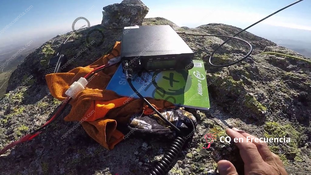 ¡Descubre los Summits on the Air (SOTA): la increíble actividad de radioaficionados desde cumbres y montañas!